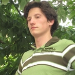 Pour dialoguer avec angus888, telechargez son Messenger