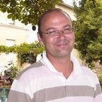 Pour dialoguer avec arnaudtendredou, telechargez son Messenger