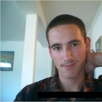 Pour dialoguer avec berdozaime, telechargez son Messenger