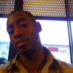 Pour dialoguer avec crotale67500, telechargez son Messenger