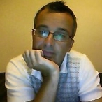 Pour dialoguer avec hayyangoel, telechargez son Messenger