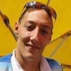 Pour dialoguer avec jacky1981, telechargez son Messenger