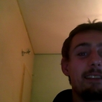 Pour dialoguer avec jamus07, telechargez son Messenger