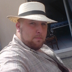 Pour dialoguer avec jeremylov, telechargez son Messenger