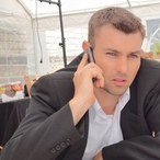 Pour dialoguer avec jhojho1508, telechargez son Messenger