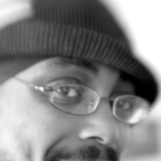 Pour dialoguer avec kissjah971, telechargez son Messenger