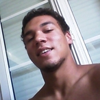 Pour dialoguer avec madiniboy972, telechargez son Messenger
