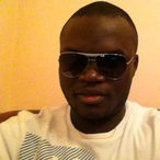 Pour dialoguer avec manougazou, telechargez son Messenger