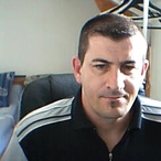 Pour dialoguer avec raynald44, telechargez son Messenger