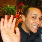Pour dialoguer avec sandro7531, telechargez son Messenger
