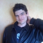 Pour dialoguer avec sexboy124, telechargez son Messenger