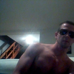 Pour dialoguer avec sexyjo699, telechargez son Messenger