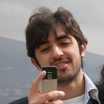 Pour dialoguer avec stevetryme, telechargez son Messenger