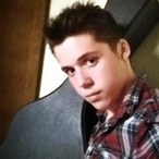 Pour dialoguer avec theozzz69, telechargez son Messenger