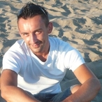 Pour dialoguer avec titou569xx68, telechargez son Messenger