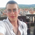 Pour dialoguer avec vodka57100, telechargez son Messenger